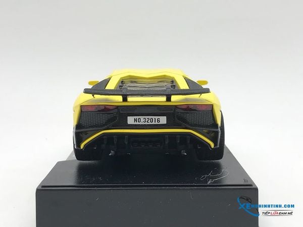 32016 MH MINIAUTO LAMBORGHINI AVENTADOR SV LP750-4 1:32 (HỘP 1C)