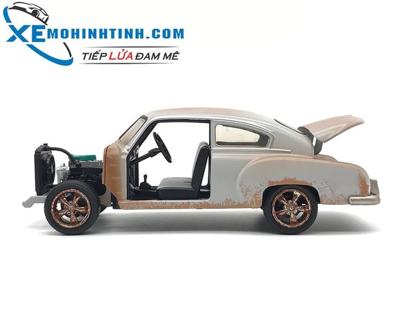 MH DOM'S CHEVY FLEETLINE 1:24 (BẠC)