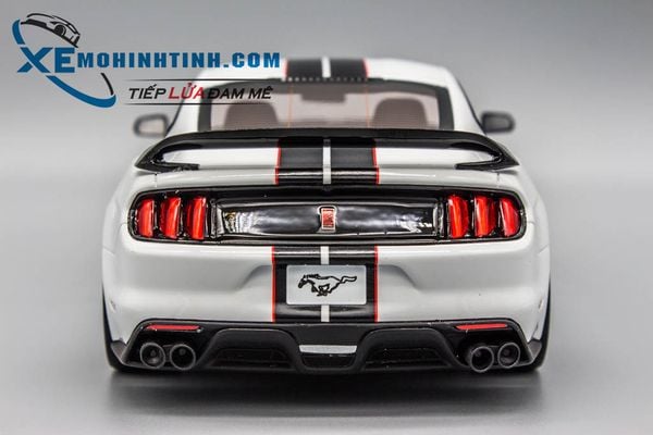 XE MÔ HÌNH FORD SHELBY GT350R 1:18 GTSPIRIT (TRẮNG)