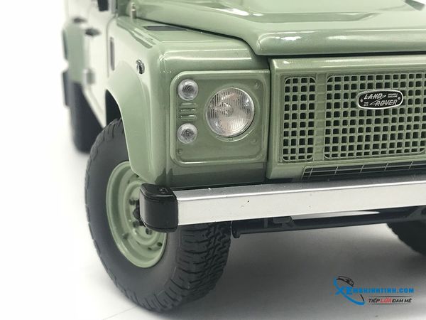 Xe Mô Hình Land Rover Defender 110 1:18 Almost Real ( Xanh 4 cửa )