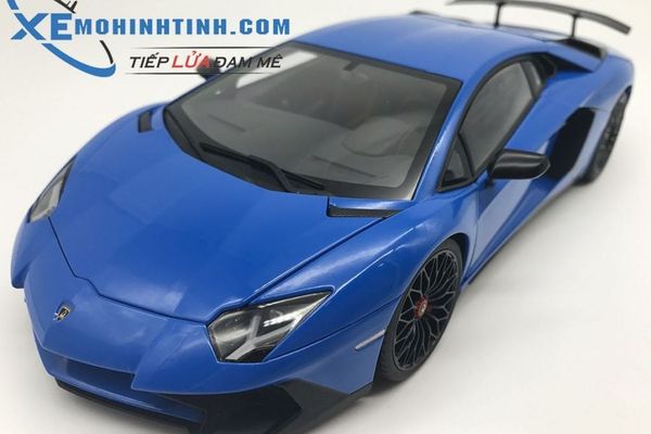 Xe Mô Hình Lamborghini Aventador Lp750-4 Sv 1:18 Autoart (Xanh)