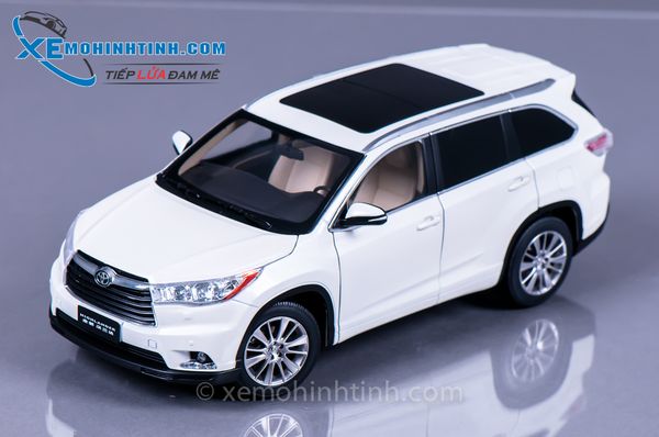 XE MÔ HÌNH TOYOTA HIGHLANDER 2015 1:18 PAUDI (TRẮNG)