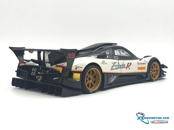 Pagani Zonda Revolucion Autoart 1:18 (Trắng)