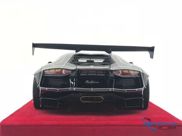 Lamborghini Aventador 1/18 Liberty Walks ( Đen sọc Bạc )