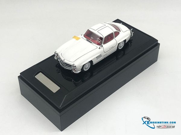 Xe Mô Hình Mercedes-Benz 300SL Dream Power 1:43 ( Trắng )