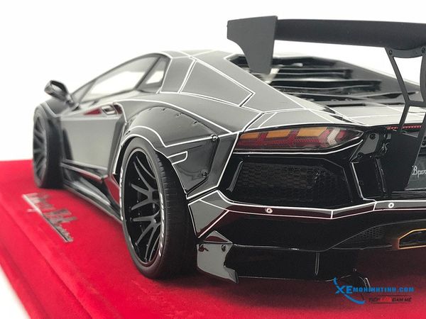 Lamborghini Aventador 1/18 Liberty Walks ( Đen sọc Bạc )