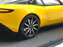 Aston Martin DB11 Sanbarst 1/18 Yellow