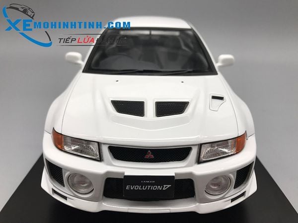 XE MÔ HÌNH Mitsubishi Lance Evolution V 1:18 TarmacWorks (TRẮNG)