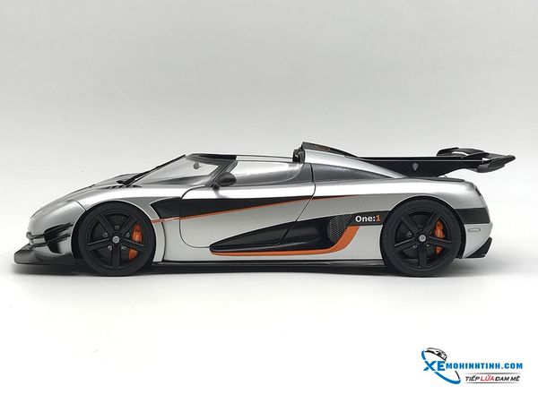 1/18 KOENIGSEGG ONE : 1 (MOON GREY/CARBON BLACK /ORANGE ACCENTS)