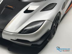 1/18 KOENIGSEGG ONE : 1 (MOON GREY/CARBON BLACK /ORANGE ACCENTS)