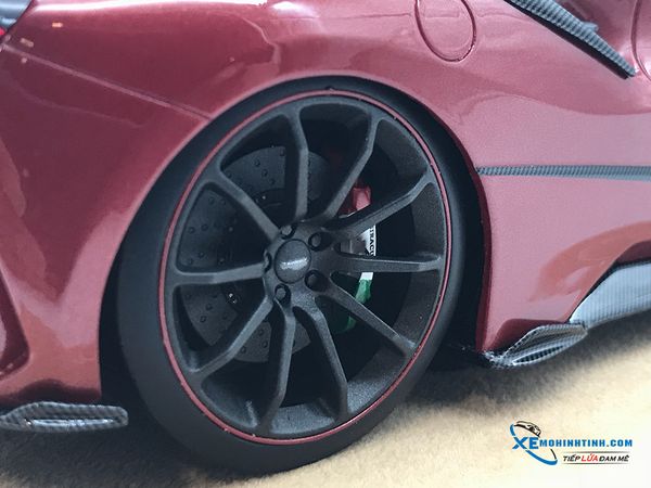 J32-06 MH JUC FERRARI 488 4XX SIRACUSA MANSORY (METALIC RED)