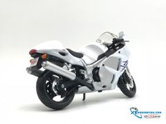 Xe Mô Hình Suzuki GSX 1300R Hayabusa 1:12 Maisto ( Trắng )