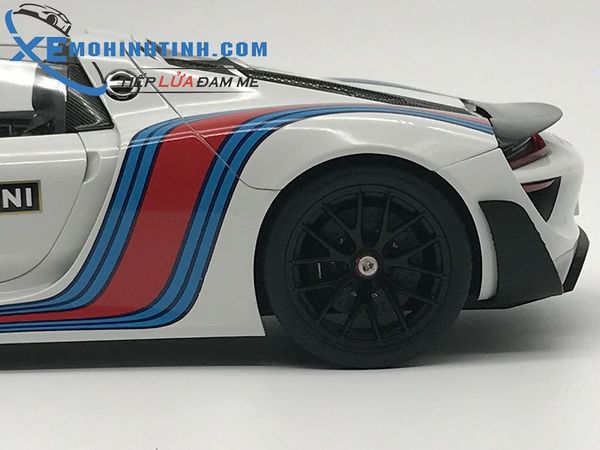 Xe Mô Hình Porsche 918 Spyder Weissach Package 1:18 Autoart (Trắng)