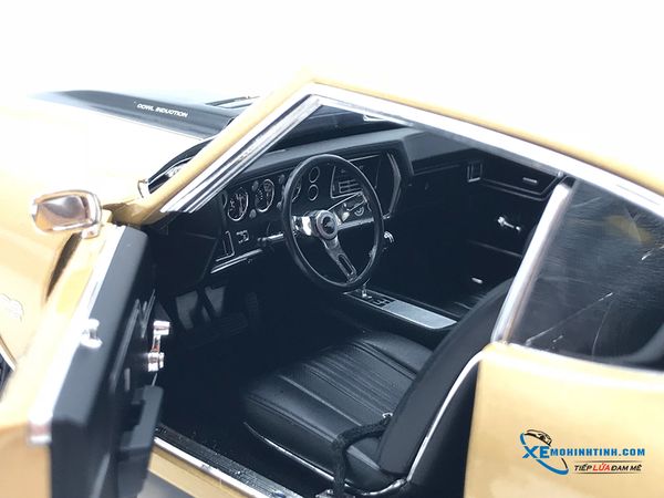 A1805509 MH 1:18 ACME 1970 396 CHEVELLE (GOLD)