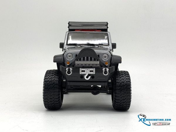 Jeep 2015 Wrangler Unlimited 1:24 Maisto ( Bạc )