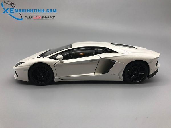 Xe Mô Hình Lamborghini Aventador Lp700 1:24 Welly (Trắng)