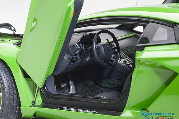 XE MÔ HÌNH LAMBORGHINI AVENTADOR S (VERDE MANTIS/PEARL GREEN) 1/18 AUTOART