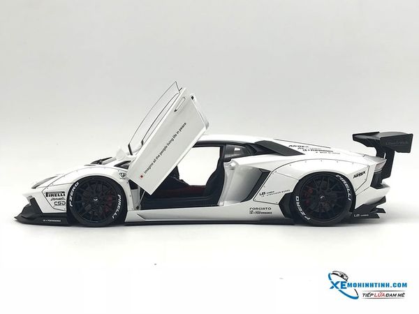 1:18 LIBERTY WALK LB-WORKS LAMBORGHINI AVENTADOR (WHITE)