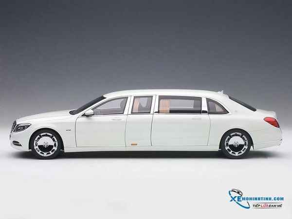 1:18 Mercedes - Maybach S600 Pullman ( White )