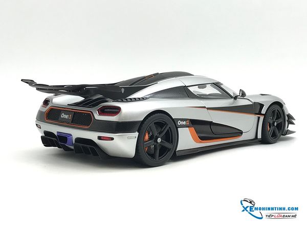 1/18 KOENIGSEGG ONE : 1 (MOON GREY/CARBON BLACK /ORANGE ACCENTS)