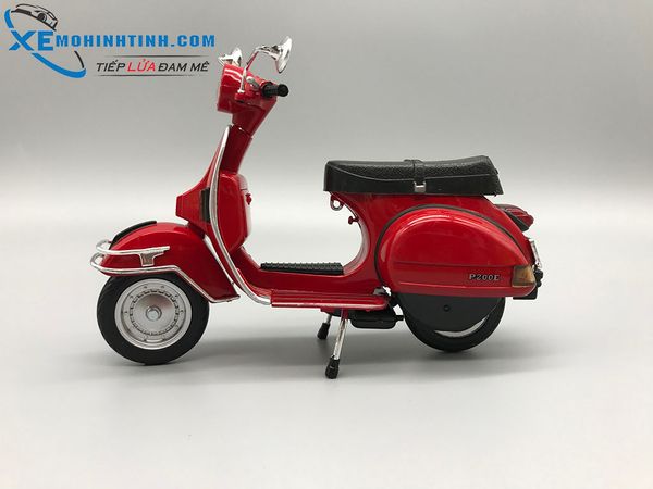 Xe Mô Hình Vespa P200E Del 1:12 Newray (Đỏ)