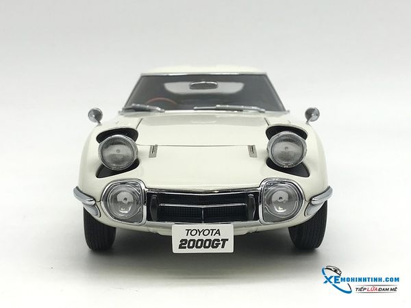 1/18 TOYOTA 2000 GT (WHITE)