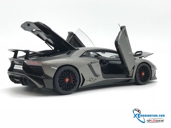 Lamborghini Aventador LP750-4 SV Autoart 1:18 (Xám)