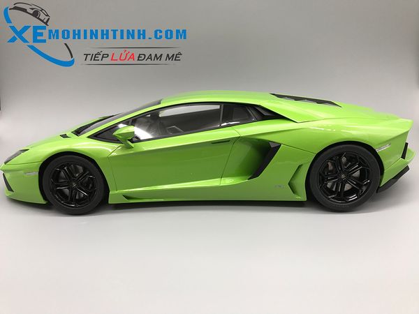 XE MÔ HÌNH LAMBORGHINI AVENTADOR 1:12 KYOSHO (XANH)