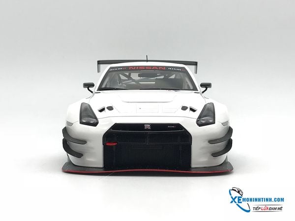 Nissan GT-R Nismo GT3  Autoart 1:18 (Trắng)