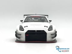 MH NISSAN GT-R NISMO GT3 1:18 AUTOART (WHITE)