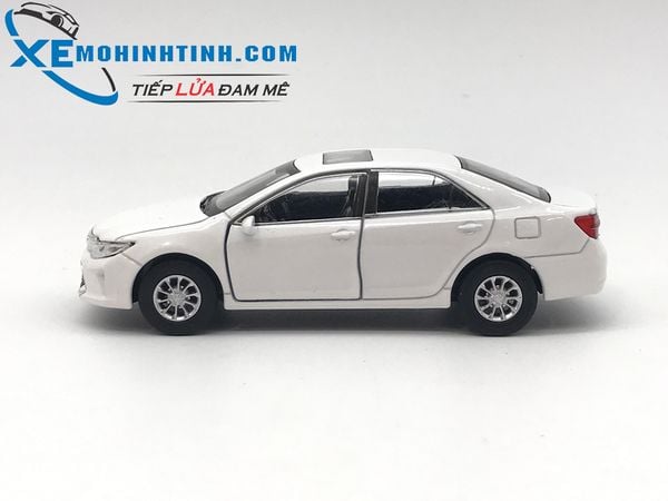 HỘP XE MÔ HÌNH Toyota Camry WELLY 1:36 (Trắng)