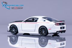 Xe Mô Hình Ford Mustang 2014 Street Racer 1:24 Maisto (Trắng)