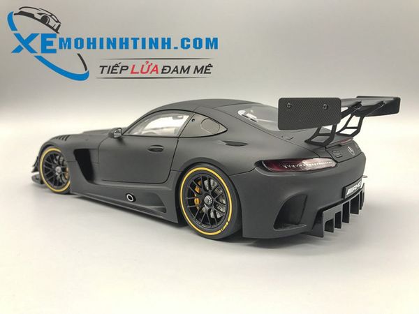 Xe Mô Hình Mercedes-Benz Amg Gt3 1:18 Autoart (Đen)