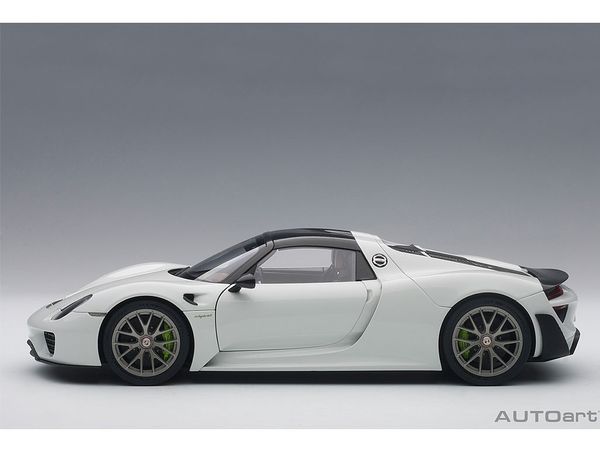 Xe Mô Hình 1:18 Porsche 918 Spyder Weissach Package - Trắng