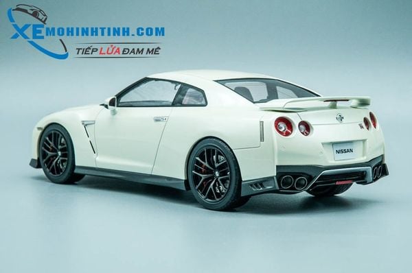 Xe Mô Hình Nissan Gt-R35 2017 1:18 Tarmac Works (Trắng)