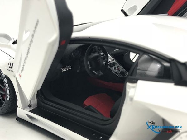 1:18 LIBERTY WALK LB-WORKS LAMBORGHINI AVENTADOR (WHITE)