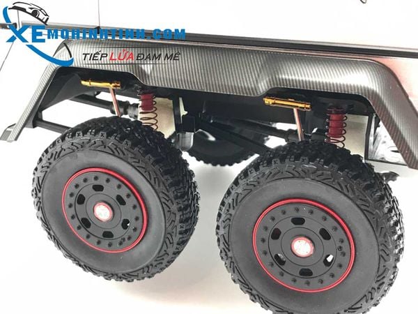 XE MÔ HÌNH MERCEDES BENZ G63 6×6 AMG 1:18 AUTOART (BẠC)