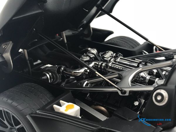 1/18 HENNESSEY VENOM GT SPYDER (MATT CARBON BLACK)