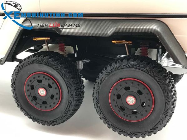 Xe Mô Hình Mercedes Benz G63 6X6 Amg 1:18 Autoart (Trắng)