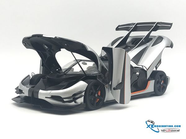 1/18 KOENIGSEGG ONE : 1 (MOON GREY/CARBON BLACK /ORANGE ACCENTS)