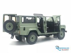 Xe Mô Hình Land Rover Defender 110 1:18 Almost Real ( Xanh 4 cửa )