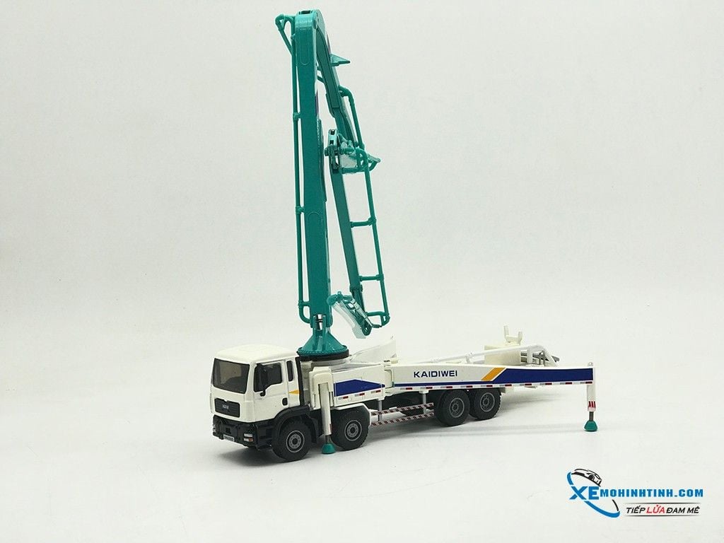 Mô hình Xe bơm bê tông ISUZU CYH 8x4  Cần bơm Sany Tỉ lệ 138