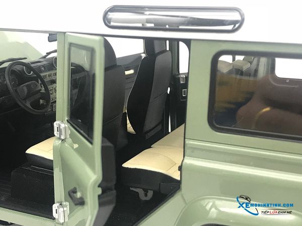 Xe Mô Hình Land Rover Defender 110 1:18 Almost Real ( Xanh 4 cửa )