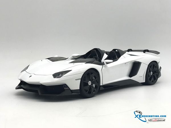 1/18 LAMBORGHINI AVENTADOR J (WHITE)