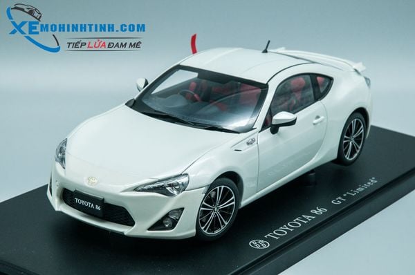 XE MÔ HÌNH TOYOTA 86 GT ''LIMITED'' 1:18 AUTOART (TRẮNG)