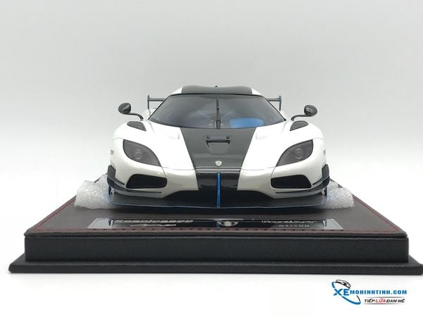 MH 1:18 FRONTIART KOENIGSEGG AGERA RS1 (TRẮNG)