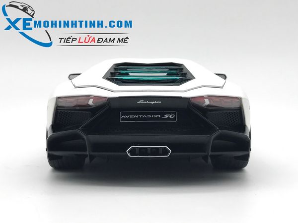 Lamborghini AVENTADOR LP720-4 50TH ANNIVERSARY EDITION Autoart 1:18 (Trắng)