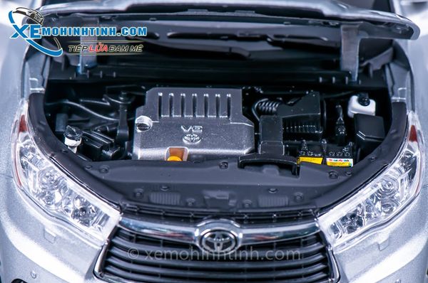 Xe Mô Hình Toyota Highlander 2015 1:18 Paudi (Bạc)