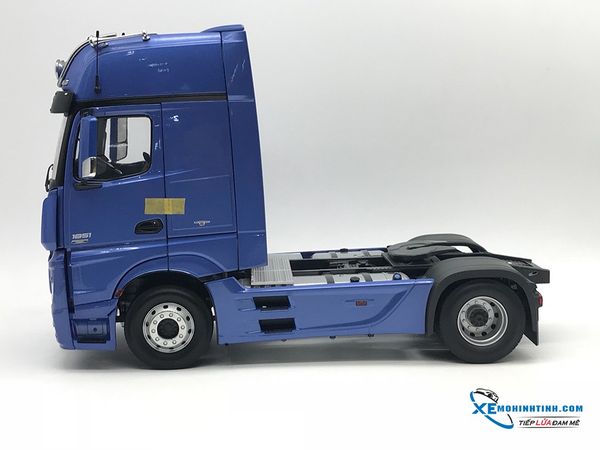 NZG Mercedes-Benz Actros GigaSpace 4x2 1:18 ( Xanh )