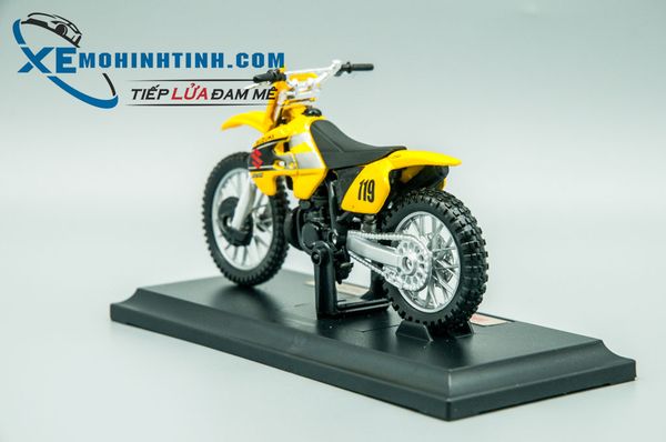 XE MÔ HÌNH SUZUKI RM250 1:18 MAISTO (VÀNG)